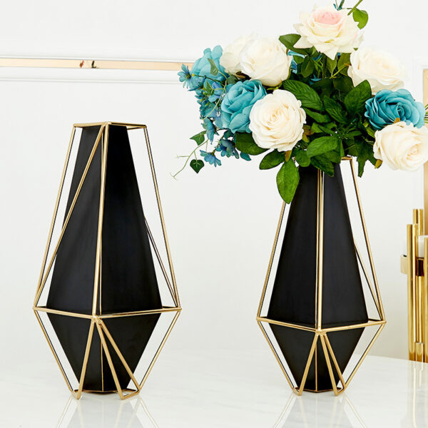 Retro Geometric Ceramic Vase – Vintage-Style Decorative Flower Vase for Home Decor - Image 2